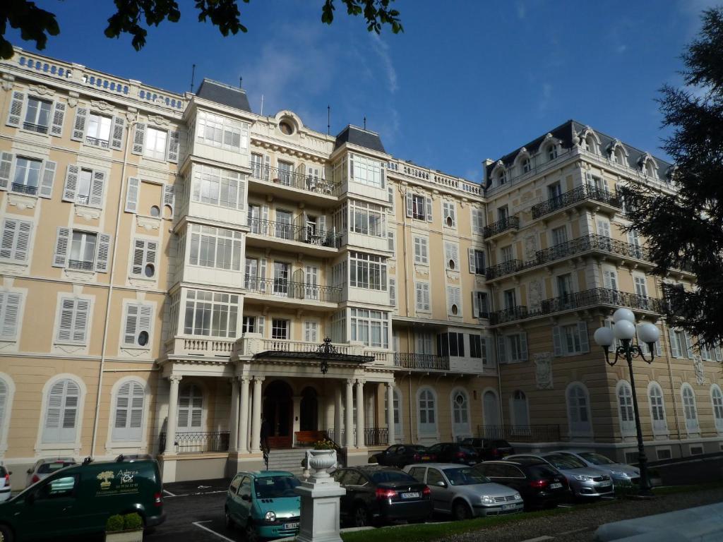 Aux Meubles Du Manoir Aparthotel Aix-les-Bains Exterior photo