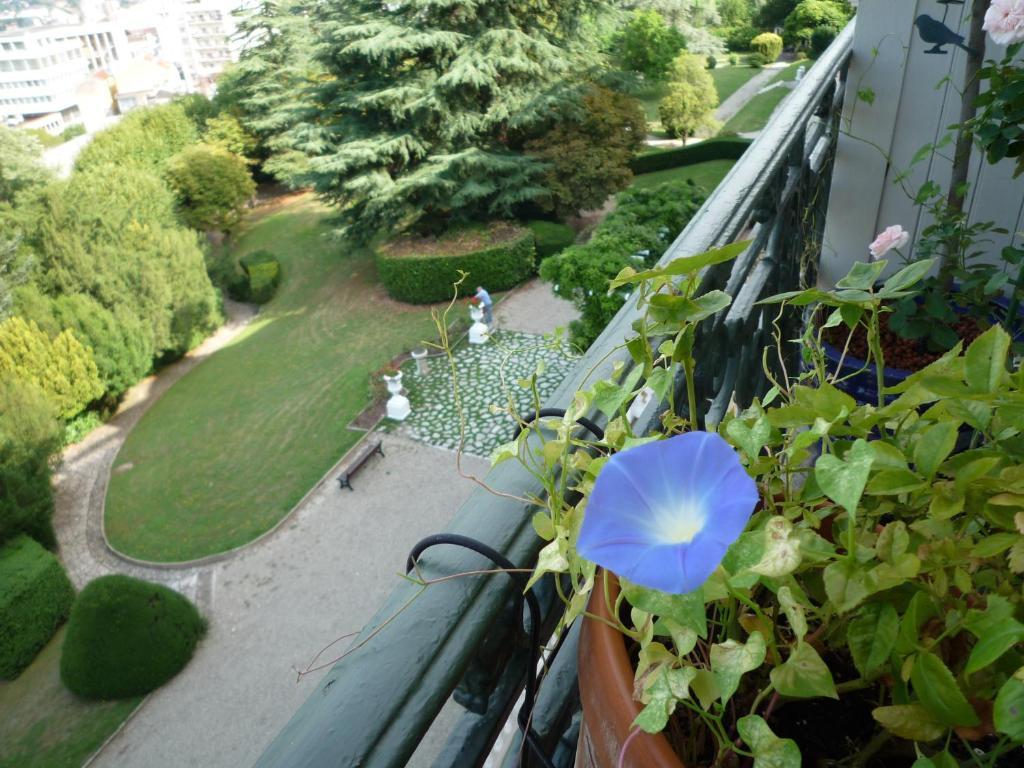 Aux Meubles Du Manoir Aparthotel Aix-les-Bains Exterior photo